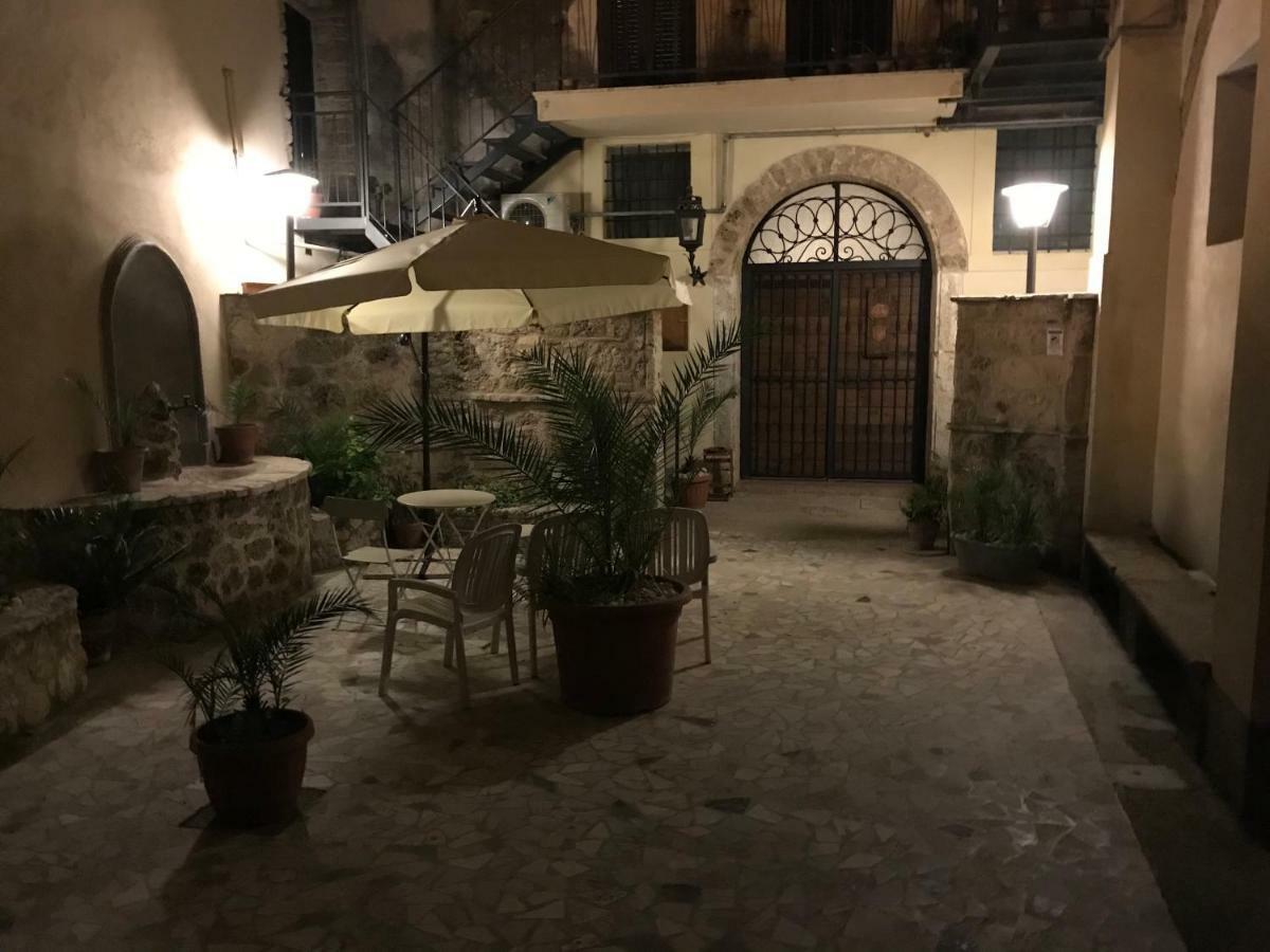 Le Prigioni Del Palazzo B&B Sora Kültér fotó
